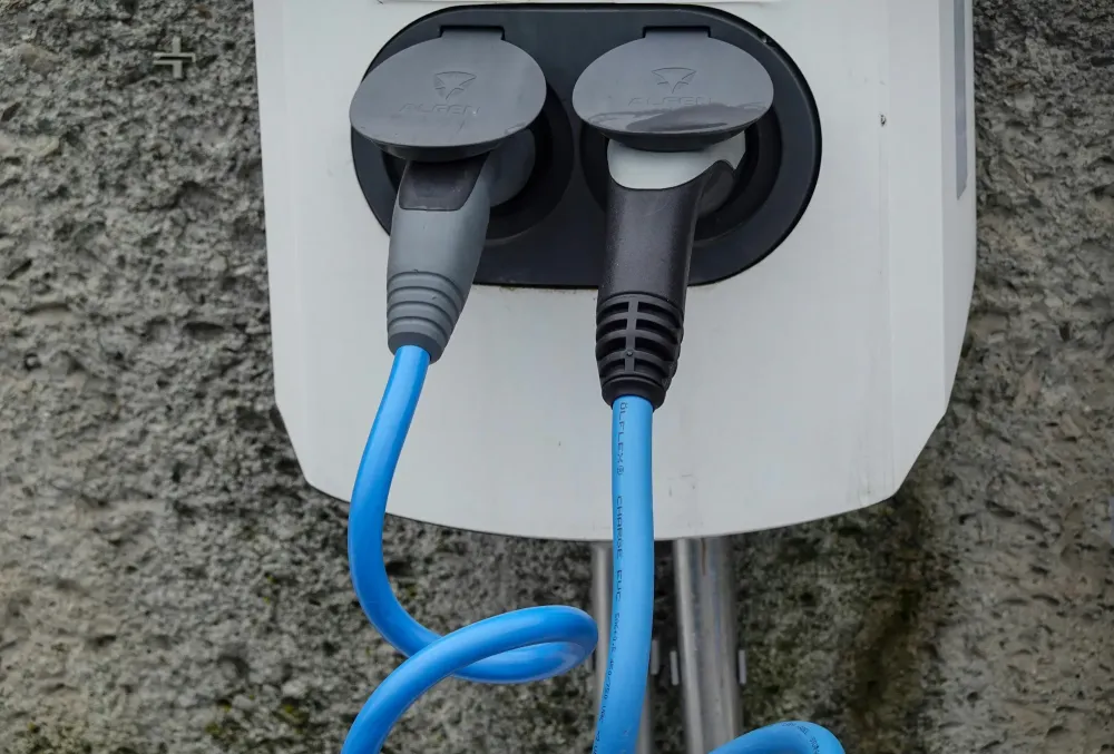 Borne rechargeable véhicule électrique près de Alençon